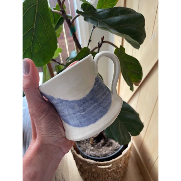 Signed pottery coffee mug blue and white EUC - Picture 6 of 7